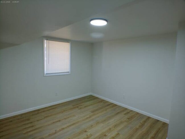 Building Photo - Spacious 4 bedrooms and 3 baths with vanity off 90th & Wornall Road in sought out WALDO AREA near...