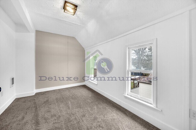 Building Photo - 1011 Jennette Ave NW