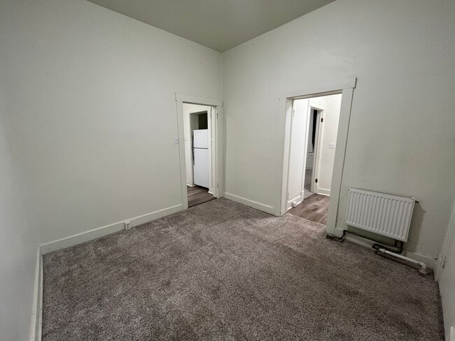 Building Photo - Charming 1 Bedroom Apartment in the Heart ...