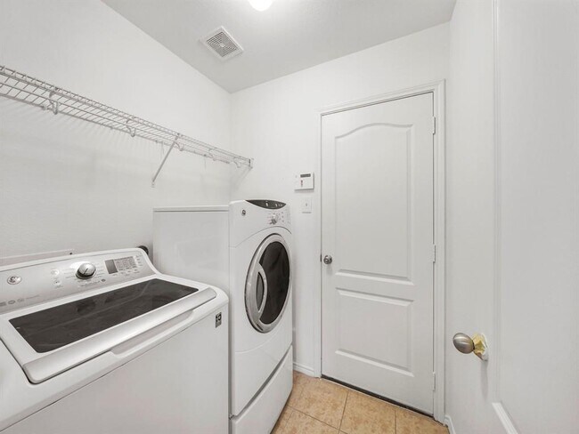 Building Photo - 526 Enchanted Springs Dr