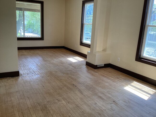 Building Photo - 1219-21 N 33rd St