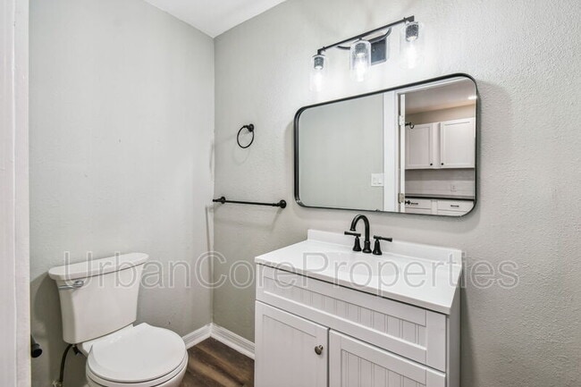 Building Photo - 440 2nd St N