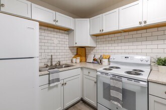 Building Photo - The Jefferson | 2-Bedroom with Balcony