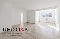 Building Photo - 4846 Hazeltine Ave