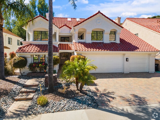 Building Photo - 6143 Lake Lindero Dr
