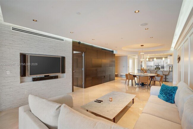 Building Photo - 17121 Collins Ave