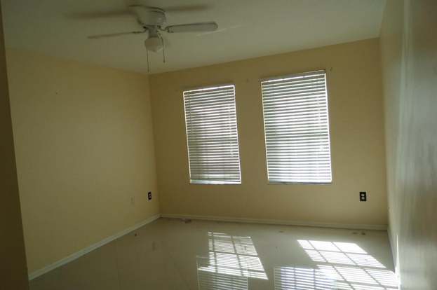 Building Photo - 719 Villa Cir