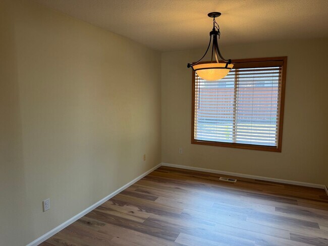 Building Photo - 3310 NE 164th Ct
