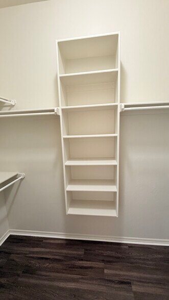 Building Photo - 2401 Chadsford Ln