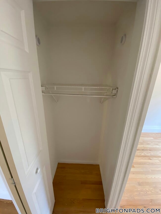 Building Photo - 38 Newton St