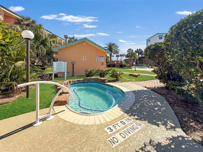 Building Photo - 9520 Seawall Blvd