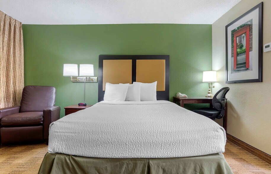 Building Photo - Furnished Studio-Huntsville - U.S. Space a...