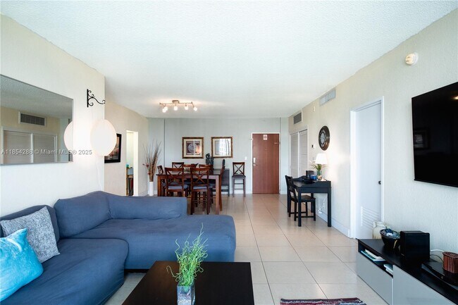 Building Photo - 3901 S Ocean Dr