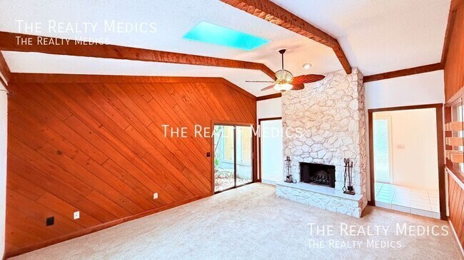 Building Photo - 909 Gazell Trail