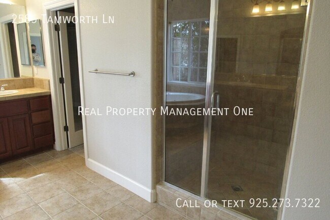 Building Photo - 2585 Tamworth Ln
