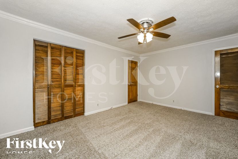 Building Photo - 367 Bedford St