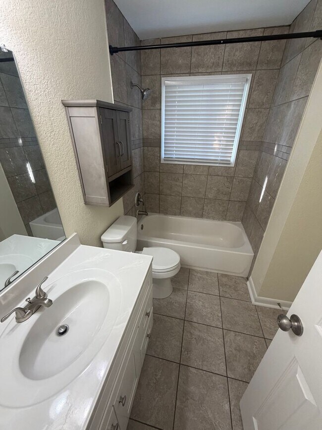 Building Photo - 3061 Ole Towne Ln