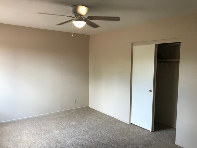 Building Photo - 2 bed 1.5 townhouse Scottsdale