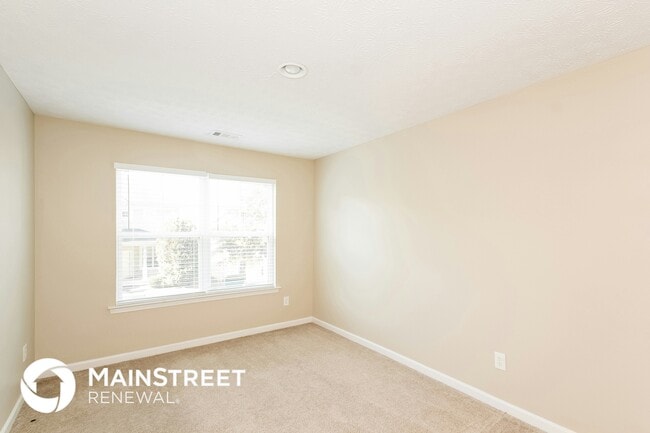 Building Photo - 4526 Parkway Cir
