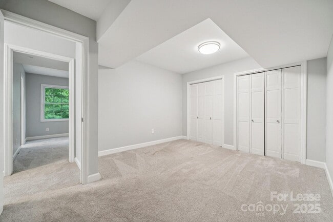 Building Photo - 8323 Cliffside Dr