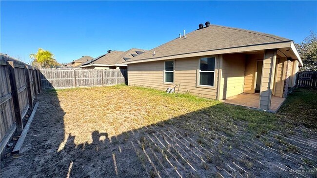 Building Photo - 22 Quail Ave