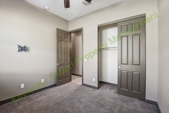 Building Photo - Beautiful 4-bed/3.5-bath Gilbert Home in Gilbert’s Cooley Station!