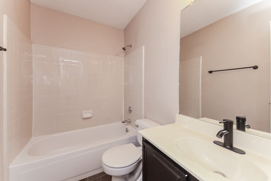 Building Photo - 5116 Waltham Ct