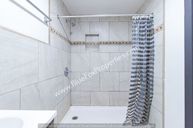 Building Photo - 204 W Sahuaro St