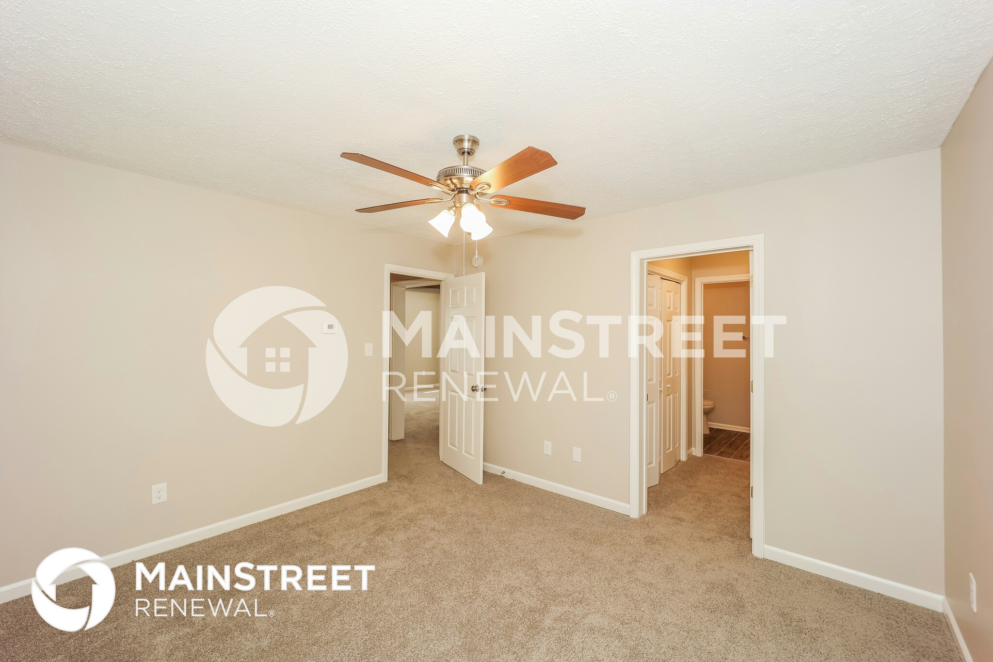 Building Photo - 5151 Hilltop Dr