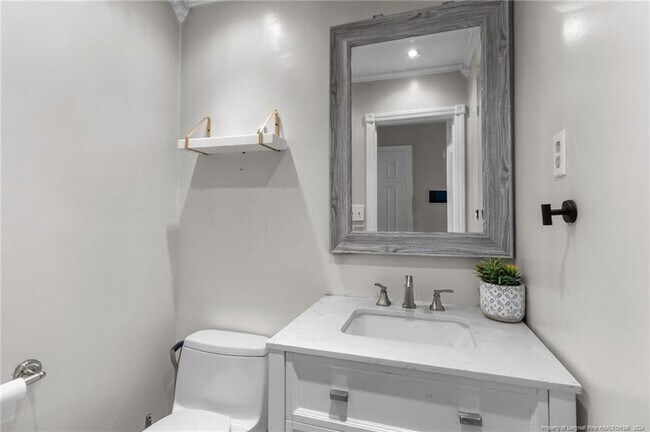 Building Photo - 3532 Kelburn Dr