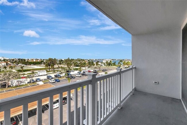 Building Photo - 500 Treasure Island Causeway