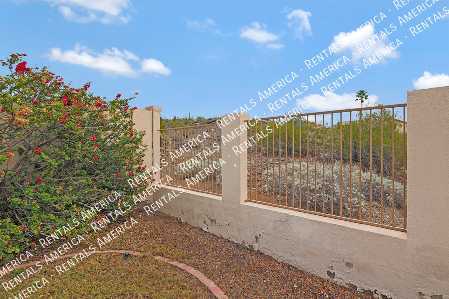 Building Photo - 263 E Ashurst Dr