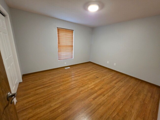 Building Photo - 1125 Latigo Dr