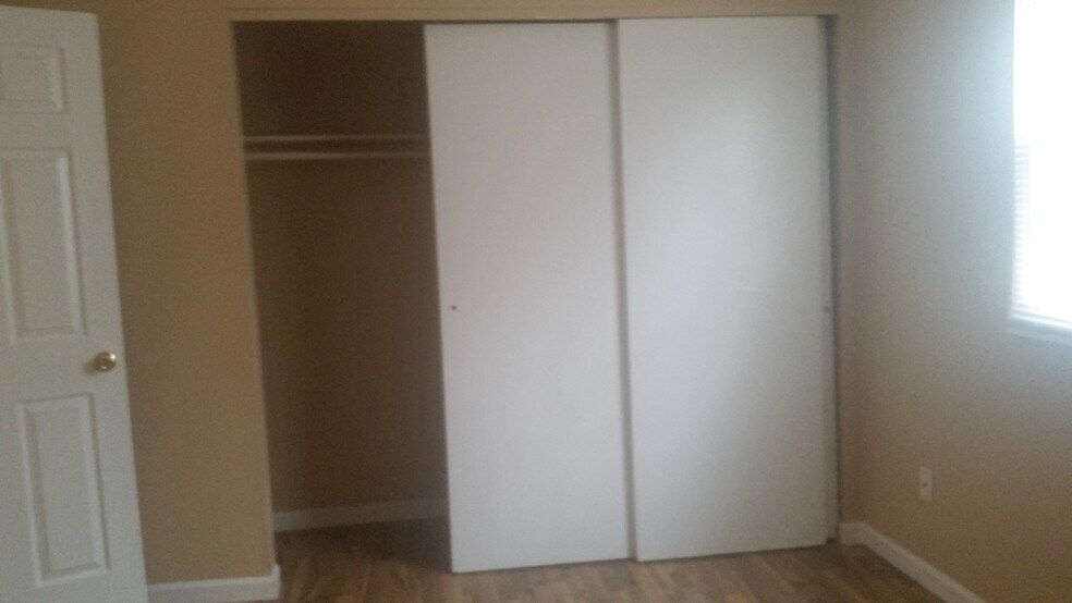 Building Photo - 212 Crosswinds Drive