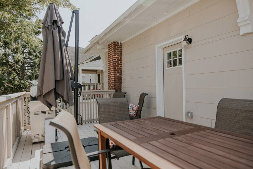 Building Photo - 3 S Surrey Ave