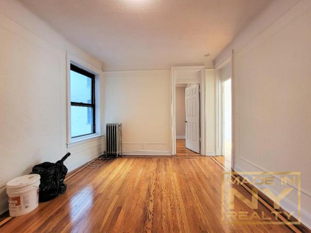 Building Photo - 2 bedroom in ASTORIA NY 11102