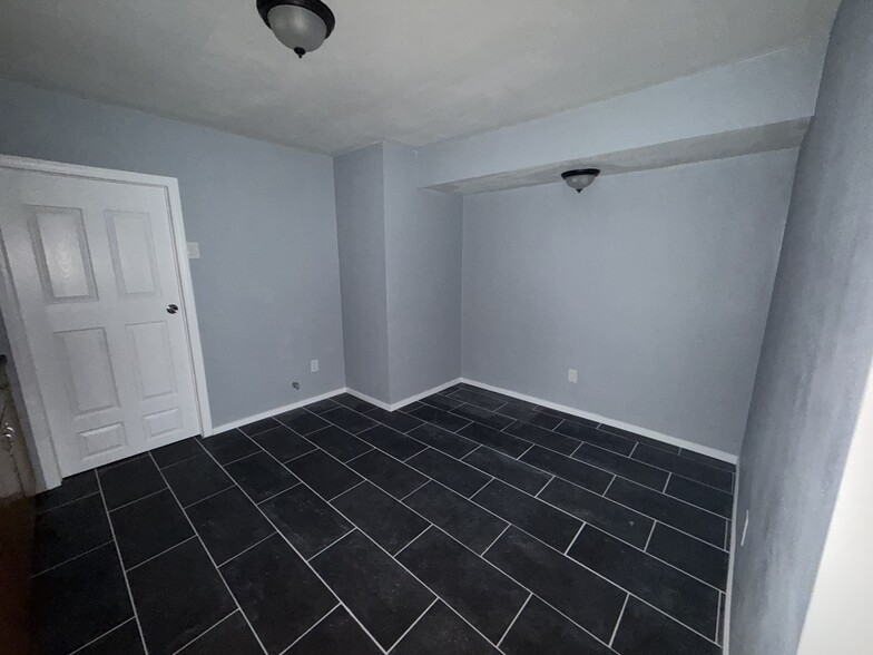 Building Photo - 524 S Soto St