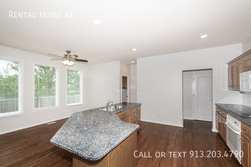 Building Photo - 9105 W 132nd Terrace