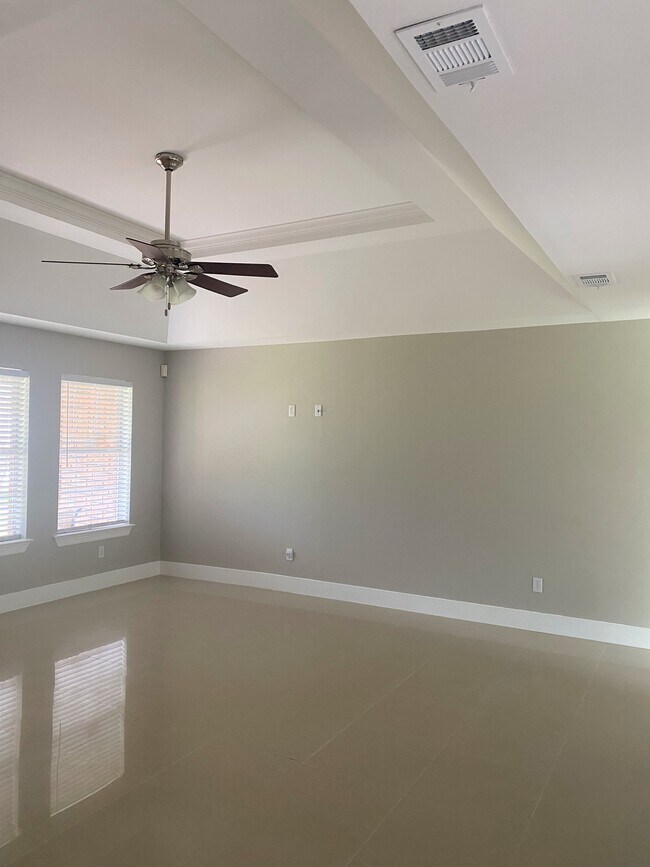 Building Photo - 2214 Mile 14 N