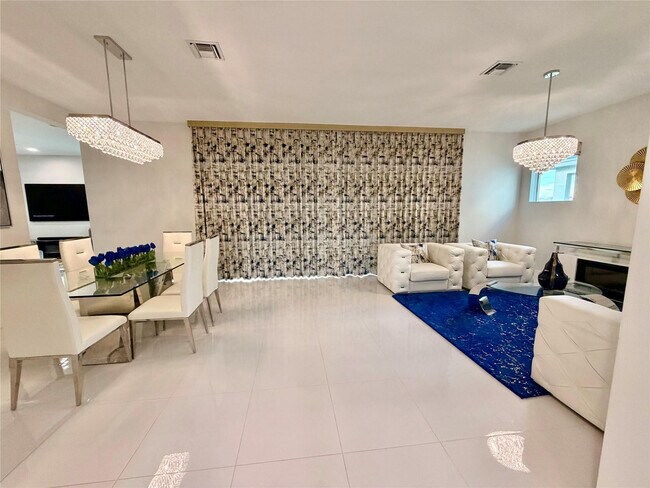 Building Photo - 15131 Courtland Ct