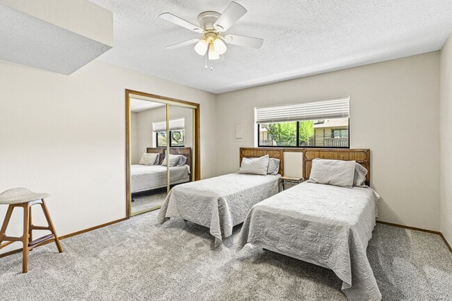 Building Photo - 214 Metz Dr