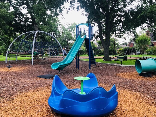 Building Photo - 14 Bradford Cir