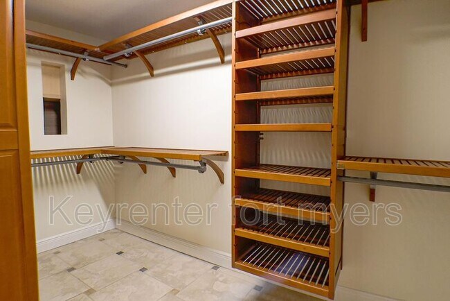 Building Photo - 112 Pinebrook Dr