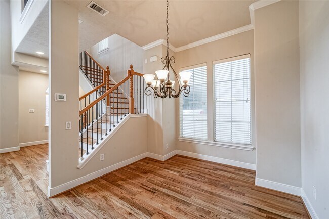 Building Photo - 1117 St Agnes St