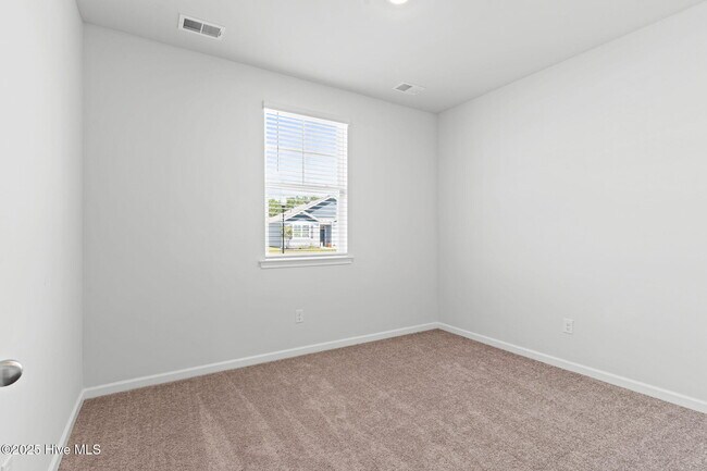Building Photo - 1760 RIVERTON Dr SE