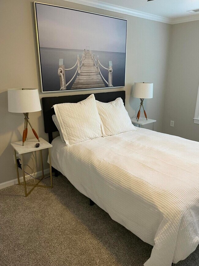 Building Photo - 837 Mayo Ln