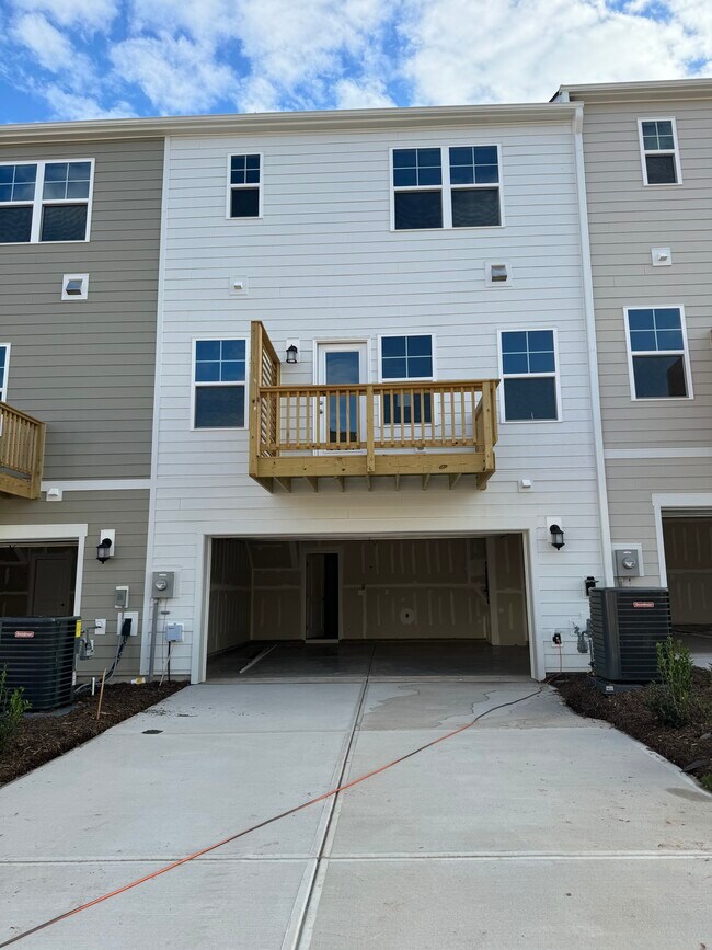 Back view - 428 Carolina Springs Blvd