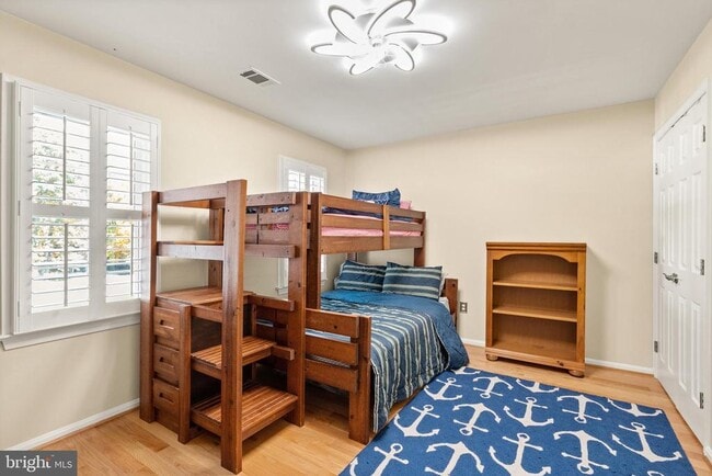 Building Photo - 7421 Beverly Manor Dr