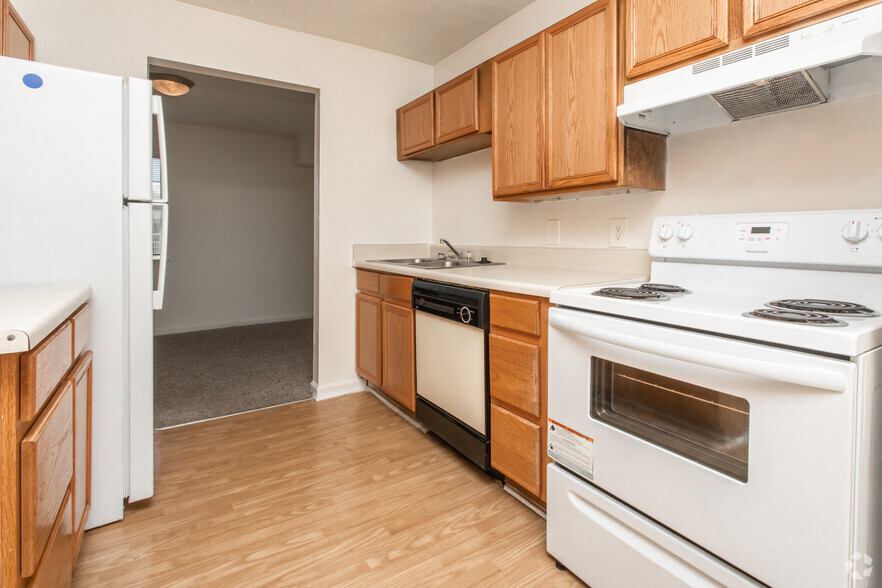 2BR, 1BA - 1166SF - Wesley Club