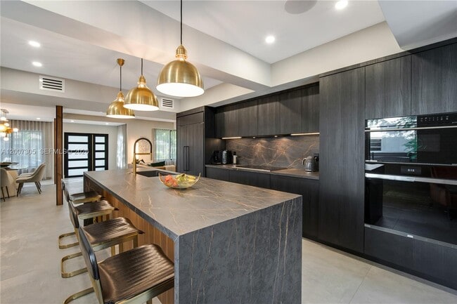 Building Photo - 145 NE 49th St